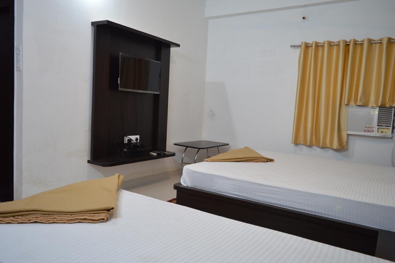 Nagina Palace Hotel Bodh Gaya Exterior foto
